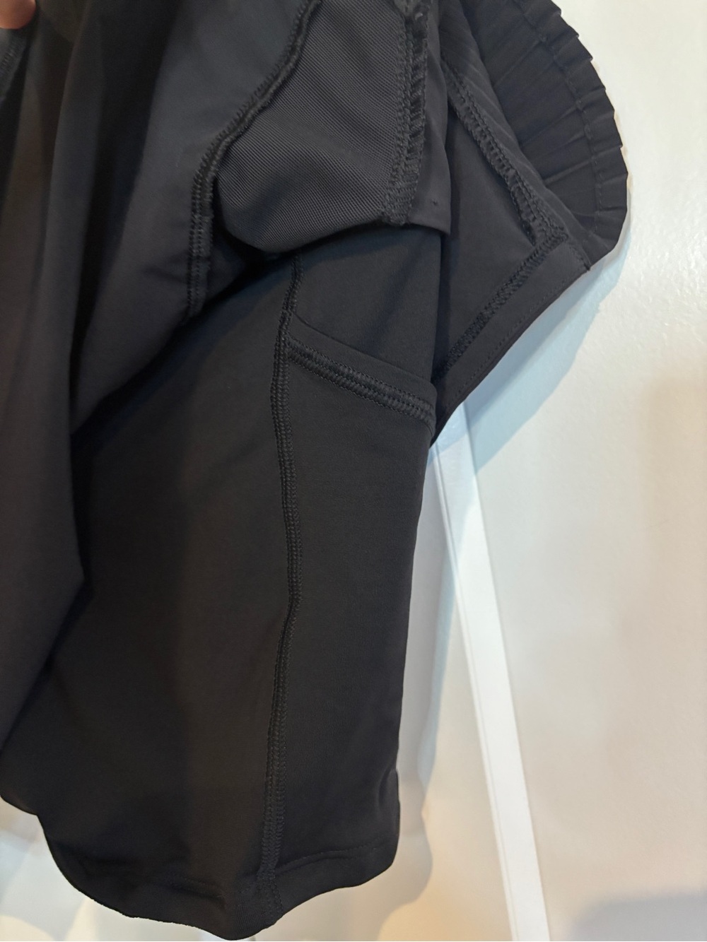 lululemon athletica Playoff Pleats Black 13” Athletic Skirt. Size 4 - Picture 7 of 11